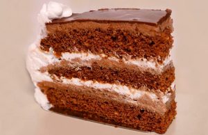 Brza čokoladna torta bez laktoze i jaja: Dvije pjenaste kreme, tri još mekše kore! (RECEPT, VIDEO)