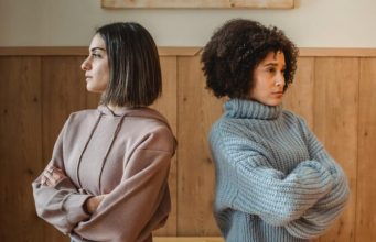 Zaštitite se od loših osoba: Evo kako da otkrijete lažnu ljubaznost i lažnu dobrotu