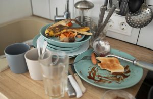 8 skrivenih psiholoških problema koje otkriva nered u kući: Evo na što ukazuje prljava kuhinja, pretrpan stol ili prašina