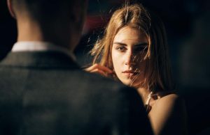 Kako navesti muškarca da se plaši da vas izgubi – 7 psiholoških taktika