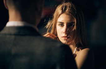 Kako navesti muškarca da se plaši da vas izgubi – 7 psiholoških taktika