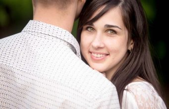 Evo kako da najlakše šarmirate muškarca