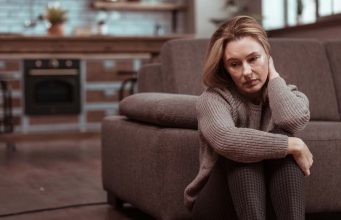 Kada je žena nesrećna u braku, ona se ponaša ovako: Jedna navika posebno signalizira problem