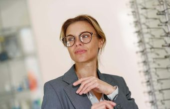 Da bi bila srećna u 40tima žena mora da se promjeni iz korjena – Poučna priča za sve žene