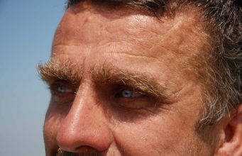 Skriveni znakovi da vam prijatelji potajno zavide i žele loše: Nije svako prijatelj ko se tako predstavlja