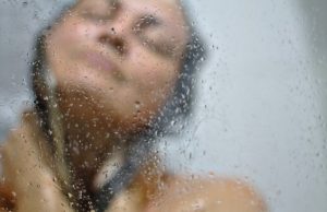 Evo kako se rešiti vlage i kondenzacije u kupatilu dok se kupate, jedna stvar je vrlo bitna