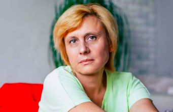 Slavni pisac otkrio: „Žena počinje da stari kad se kod nje primijete ove 2 stvari“