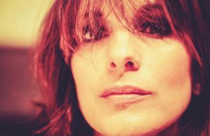 8 tipova izdaje koji mogu narušiti vezu poput prevare (i gore): Već prvi signalizira “gašenje”!