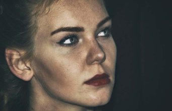 „Kako razlikovati mudru ženu od površne“, slavni filozof tvrdi da pametna žena ima ove 2 važne karakteristike