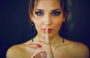 6 tajni koje žene ne govore muškarcima: Peta uključuje “šesto čulo za veze”!