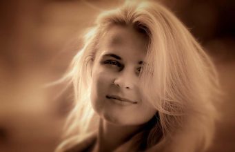 Ako zaista želite dirnuti ženu u srce, recite joj ovih 7 stvari!