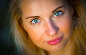 Muškarci “gube glavu” kada žene rade ove 3 stvari: Dame, ne trčite za njima nego ih podstaknite da oni trče za vama