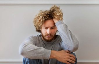 Kad muškarac uđe u krizu srednjih godina to utiče i na ženu: 9 strahota koje bi je mogle zadesiti