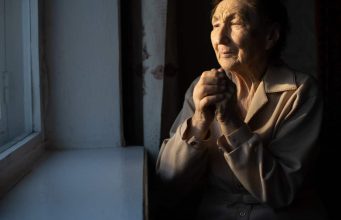 Niko te nikad nije čekao kao majka i molila se Bogu da se zdrav kući vratiš – Velika istina koju često zaboravljamo