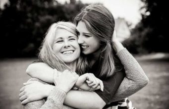 Čuvaj svoju majku jer niko te na svijetu ne voli kao ona