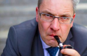 Psiholog upozorava: “Ljubomoran prijatelj gori je od 1000 neprijatelja. Zato što ga zovemo prijatelj.”