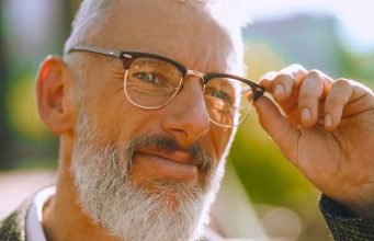 Pogrešan muškarac će vas naučiti da sve možete sami, a pravi muškarac će znati da sve možete, ali vam neće dozvoliti – Snažna poruka psihologa