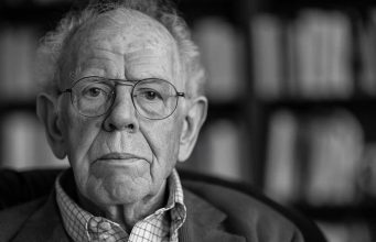 Znaš ko su ti prijatelji. Oni što su sa tobom pod istim krovom, tvoja porodica. Ove ostale možeš na prste izbrojati.