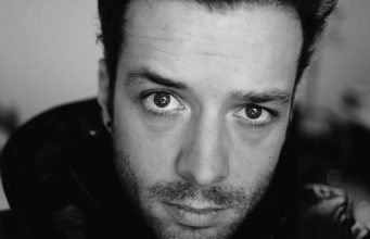 Muškarac koji napusti ženu koja mu je dala sve i koja se žrtvovala samo da bi njemu ugodila nije muškarac nego JADO JADNI