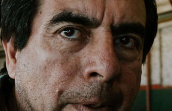 Moja žena živi iznad naših mogućnosti i troši novac koji mi nemamo – Ne znam šta da radim