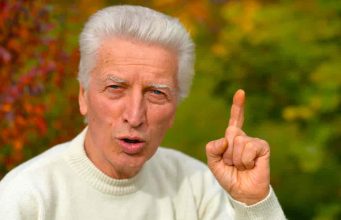 Čuvaj se koze sa prednje strane, konja sa zadnje strane i GLUPOG ČOVJEKA sa svih strana. – Psiholog bez dlake na jeziku