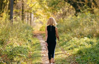 Svakodnevna šetnja liječi tijelo, osvježava um i puni srce mirom
