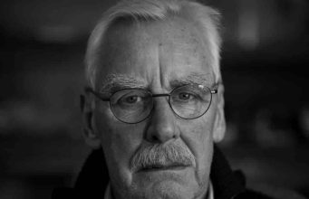 Nemoj nikad dozvoliti da te neko kupi. Čovjek se prodaje samo jednom u životu, a kasnije se samo pita koja je njegova cijena