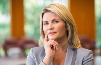 Što je žena pametnija, to joj je teže: Ovo je tamna strana visoke inteligencije