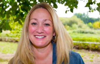 Ženo, budi lijepa ako možeš, budi mudra ako želiš, ali uvijek budi dostojna poštovanja. – Snažna poruka za sve žene