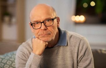 Pomogneš budali da progleda i ona kasnije vidi sve osim tebe – Istina koju su mnogi doživjeli