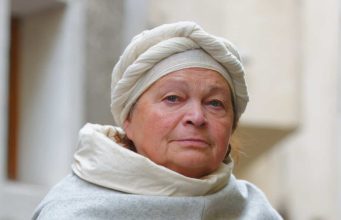 „Danas je takvo vrijeme da osoba koja govori istinu nema puno prijatelja.“ – Iz ugla bake