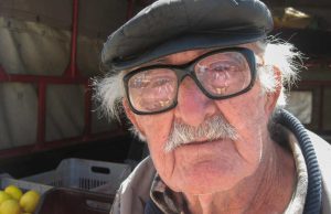 Zašto dobri ljudi uvijek na kraju ispadnu budale? Budala jer je dao sve onima koji nisu cijenili ništa