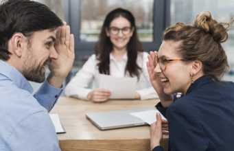 Zloba na radnom mjestu: 5 znakova da ste na meti zavidnih kolega