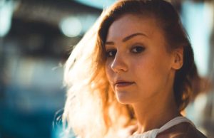 Kad žena okrene leđa – Signali koji bi mogli otkriti da vas je izbrisala iz duše