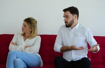 Kako nevjerni muškarci manipulacijama uspjevaju navesti ženu da posumnja u pravu istinu – 6 signala za uzbunu