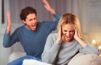 Pet jasnih znakova da ste u vezi sa nekim ko ne mari za vaše emocije