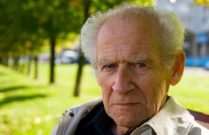 „Kao što crvi pojedu drvo, tako i briga pojede čovjeka.“ – Psiholog otkriva 5 stvari koje svakome mogu pomoći