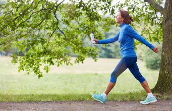 Žene koje redovito šeću imaju manji rizik od razvoja ovih 9 bolesti