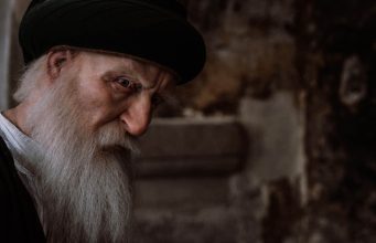 Ne svađaj se sa bratom ili sestrom oko komada zemlje, jednog dana će vas ista zemlja pokriti. – Poučna priča