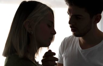 Znakovi prevare koje muškarci ne mogu sakriti – neki su baš očigledni