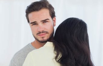 Zašto muškarci počinju da gledaju svoje žene drugačije nakon nekoliko godina braka? Odgovori psihologa