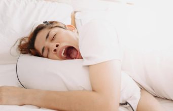 Žene najviše vole kada im partner u intimnom odnosu radi ovo, a i muškarce to dovodi do ludila