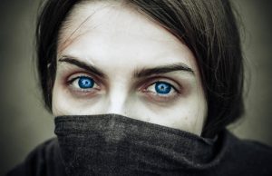 VAŽNO JE ZNATI ĆUTATI: 5 stvari koje svaka žena treba zadržati za sebe