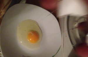 Liječnik kaže da jedan vitamin može značajno smanjiti loš kolesterol u krvi, a nalazi se u hrani koju svi jedemo