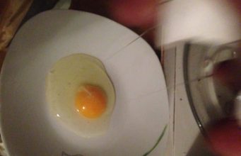 Liječnik kaže da jedan vitamin može značajno smanjiti loš kolesterol u krvi, a nalazi se u hrani koju svi jedemo