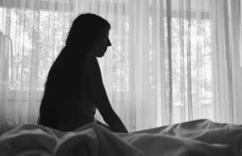 Žena koja krije svoju potrebu za intimnim odnosom se lako uočava, samo obratite pažnju na ove stvari