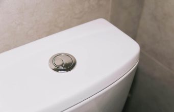 Kupatilo će predivno mirisati danima svaki put kad pustite vodu, samo ubacite 1 stvarčicu u vodokotlić