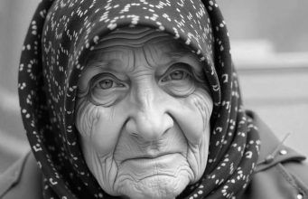 Kad umru mama i tata, ovih 10 stvari se zauvijek mijenja: Starost nastaje kada umre majka