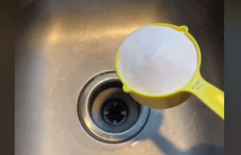 Sirće i soda bikarbona odlaze u zaborav: 1 jeftin sastojak odčepljuje odvode u sekundi