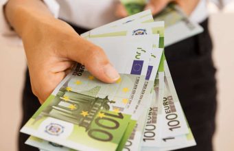 2 toksične navike sa novcem koje će od vaše djece napraviti rasipnike: Ako ovo radite, dijete neće uopšte znati sa parama